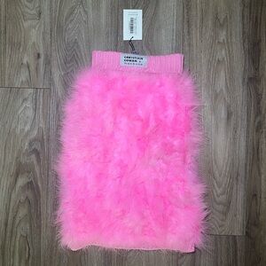 BNWT CHRISTIAN COWAN x maxbone Feather Dog Jumper in Hot Pink - Size XL